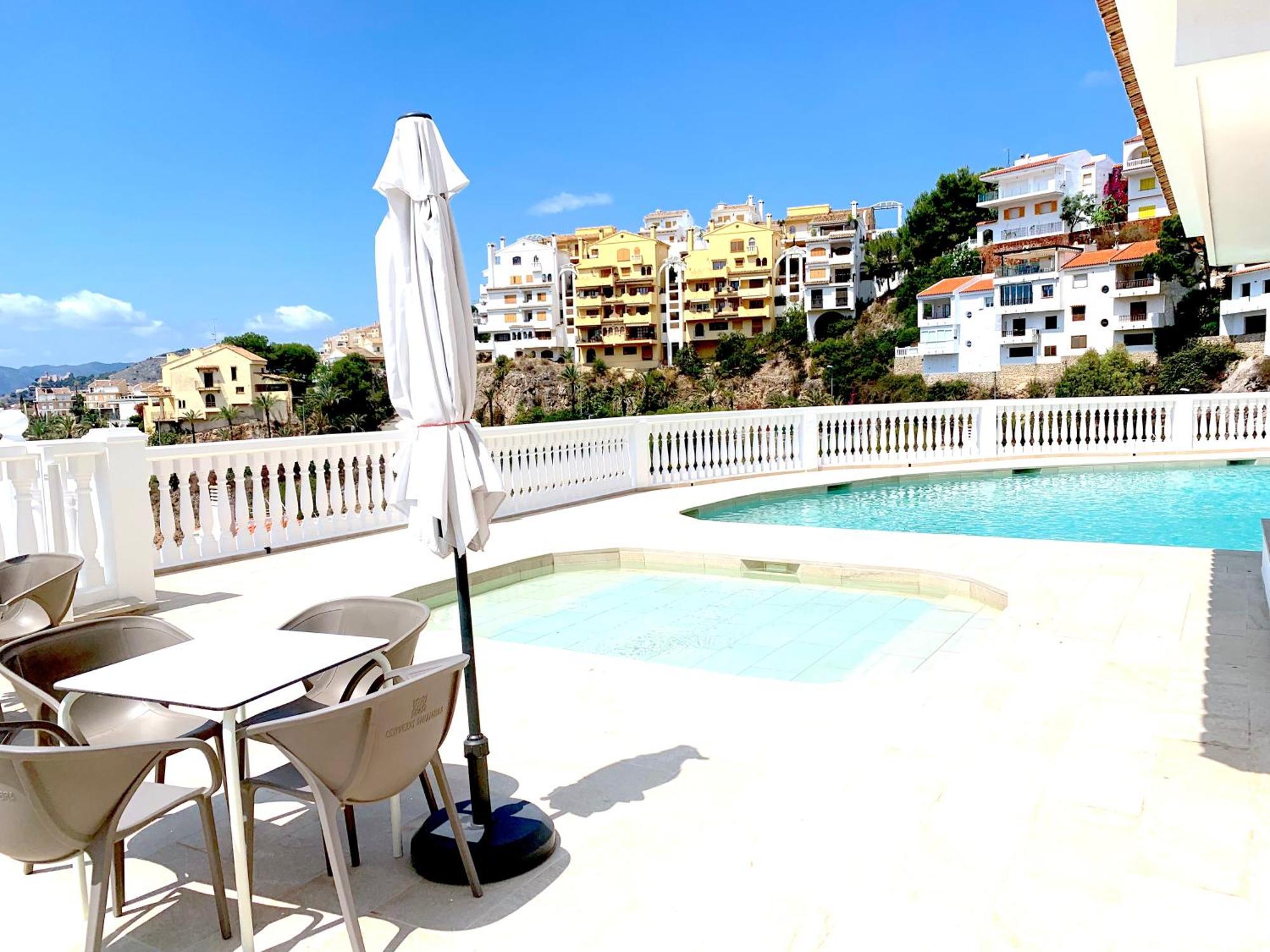 Royal Beach - Appartment With Sea View & Terrace 法罗德卡勒拉 外观 照片