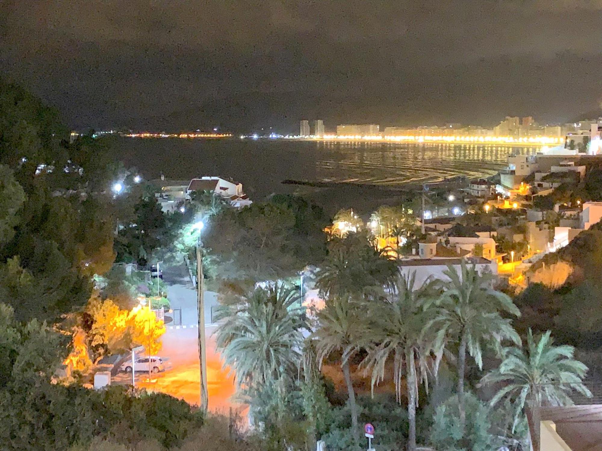 Royal Beach - Appartment With Sea View & Terrace 法罗德卡勒拉 外观 照片