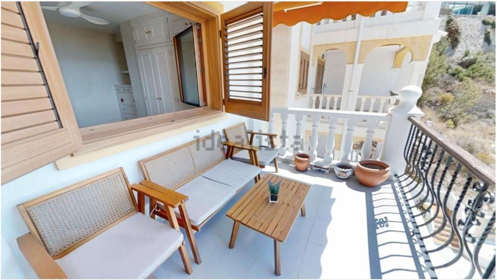 Royal Beach - Appartment With Sea View & Terrace 法罗德卡勒拉 外观 照片