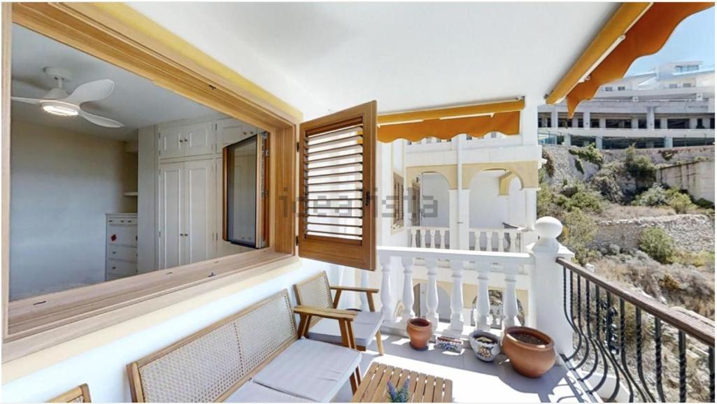 Royal Beach - Appartment With Sea View & Terrace 法罗德卡勒拉 外观 照片