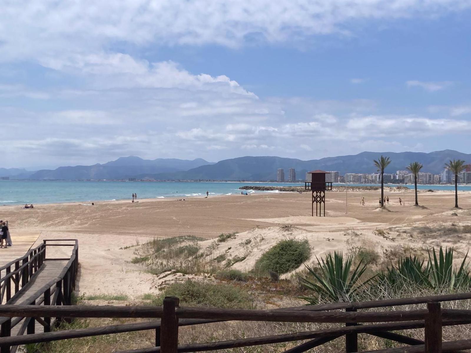 Royal Beach - Appartment With Sea View & Terrace 法罗德卡勒拉 外观 照片