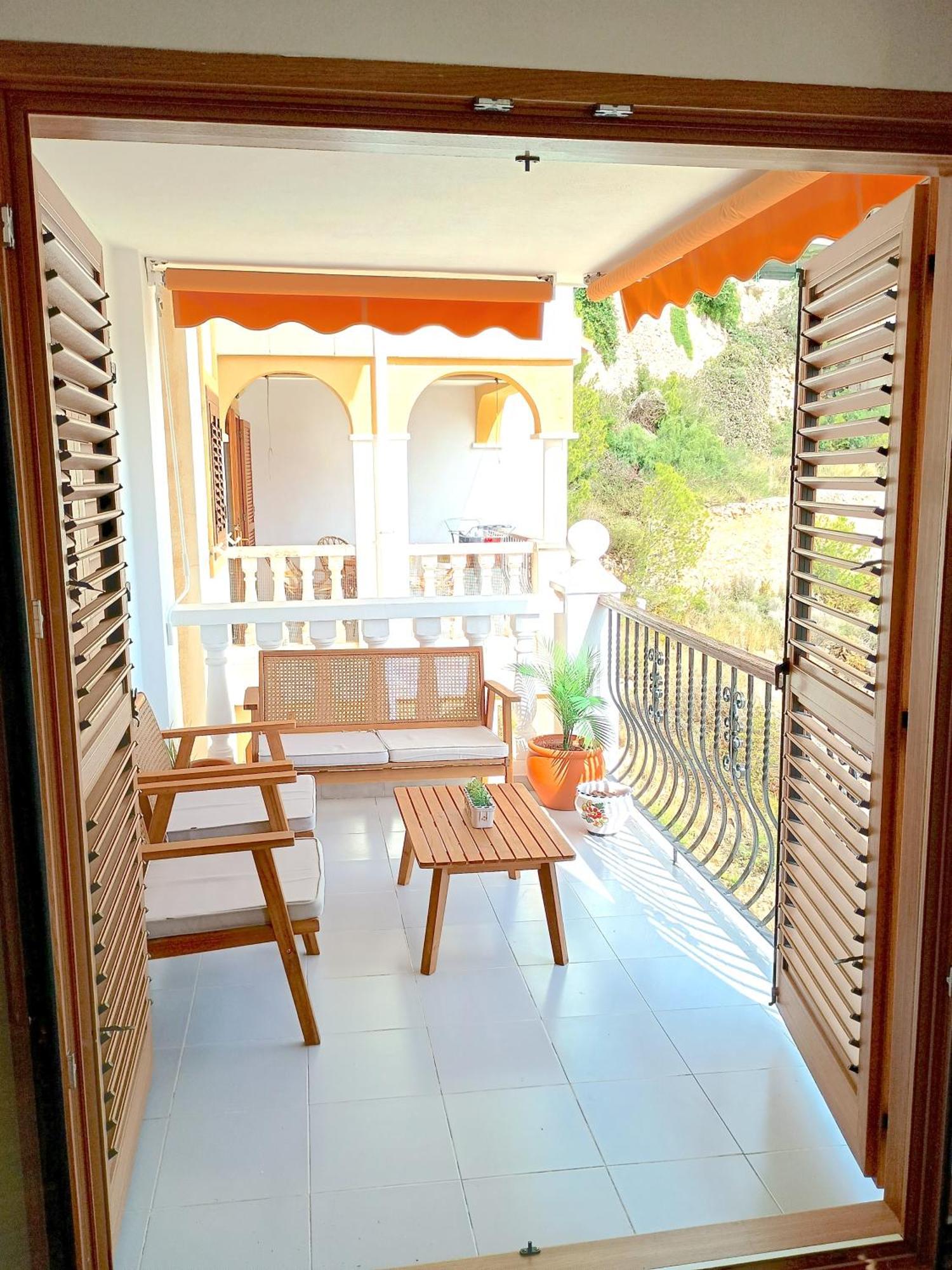 Royal Beach - Appartment With Sea View & Terrace 法罗德卡勒拉 外观 照片