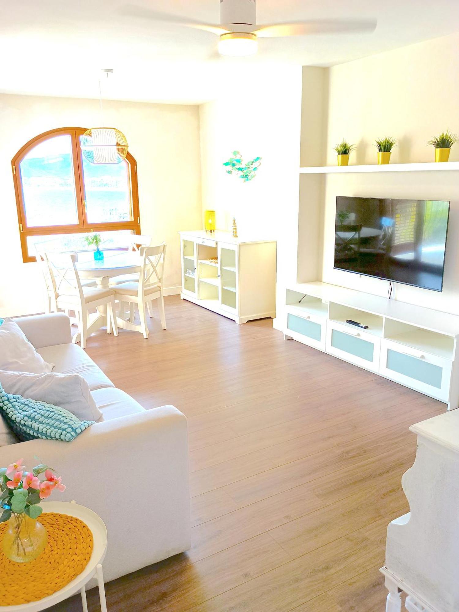 Royal Beach - Appartment With Sea View & Terrace 法罗德卡勒拉 外观 照片